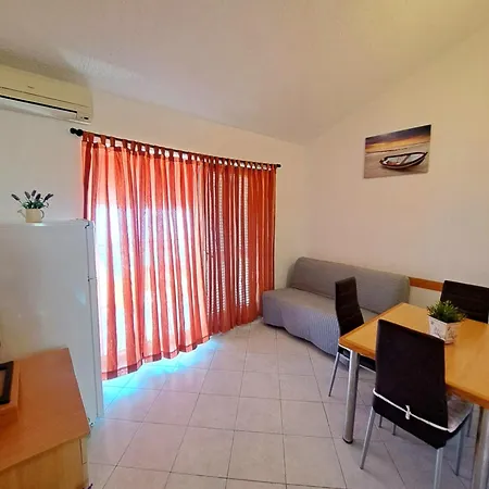 Toni Apartamento Trogir